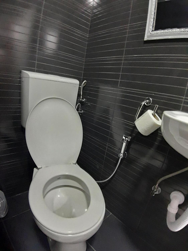 Bathroom 7
