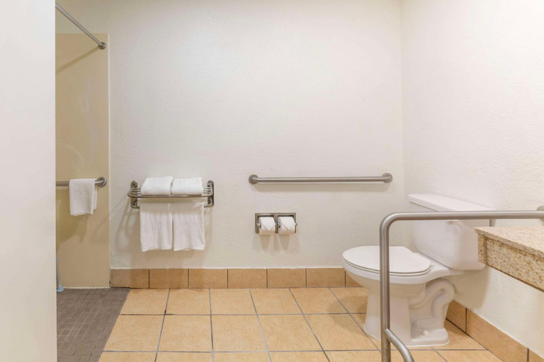 Bathroom 16