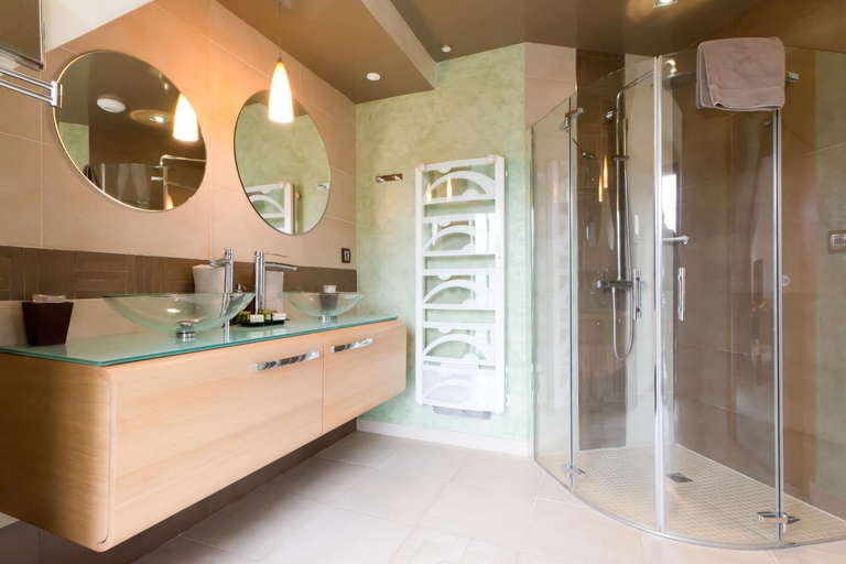 Bathroom 3, Le Domaine Des Chevaliers De Malte Hotel, Manche