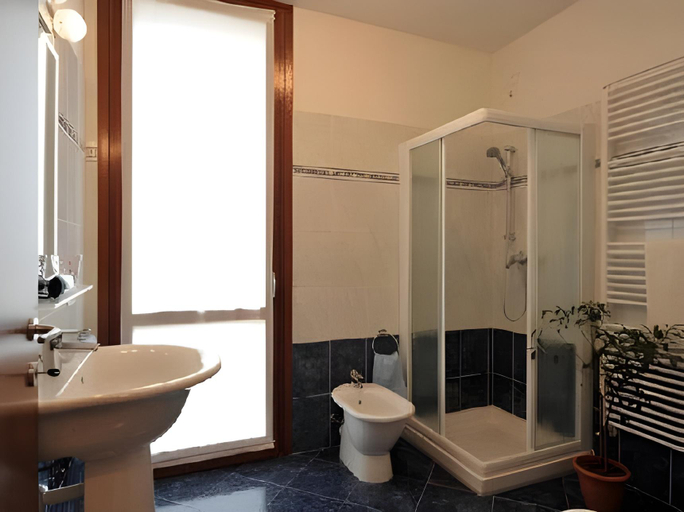 Bathroom 4, Verona Class ApartHotel "Residenze del Cuore", Verona