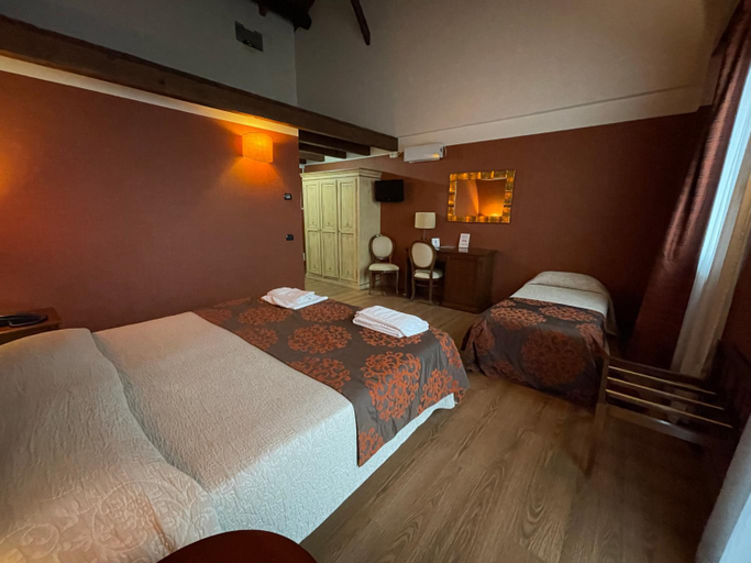 Bedroom 8