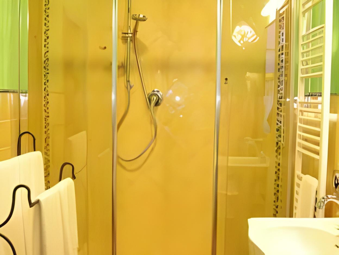 Bathroom 4, Hotel Annita, Siena