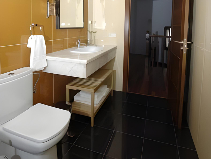 Bathroom 4, Las Caletas Village, Las Palmas