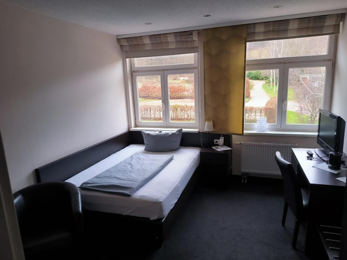 Bedroom 9