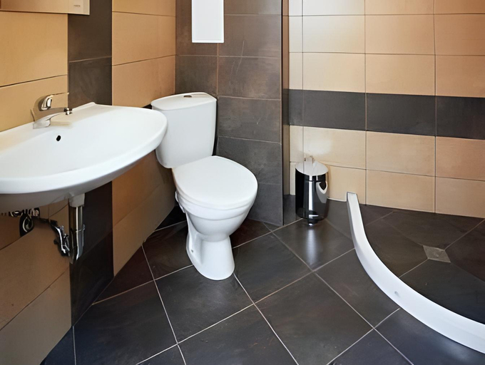 Bathroom 4, Central Plaza, Pomorie
