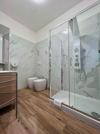 Bathroom 9