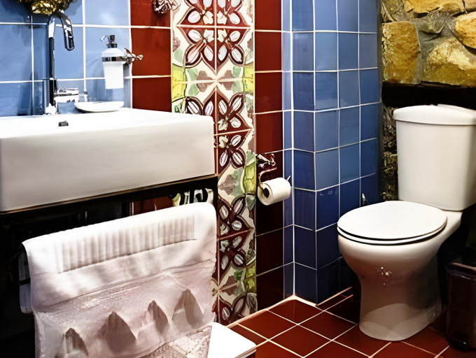 Bathroom 3, Archontiko Emmanouilidi Suites, Central Macedonia