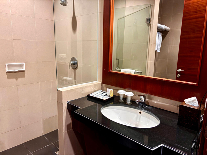Bathroom 15