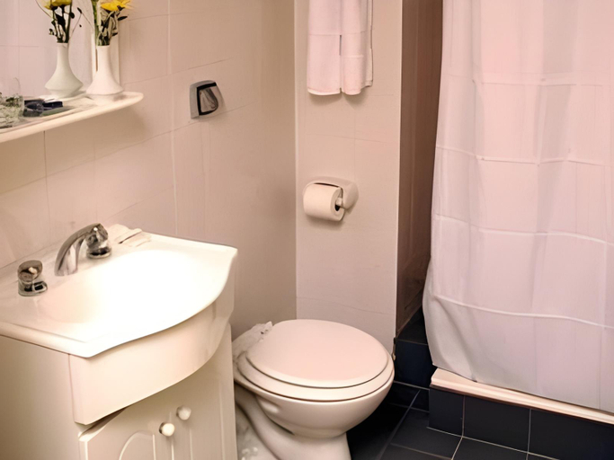Bathroom 4, Uthgra De las Luces, Distrito Federal