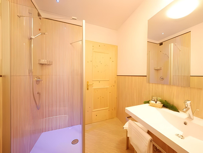 Bathroom 3, Hotel Foresta, Trento