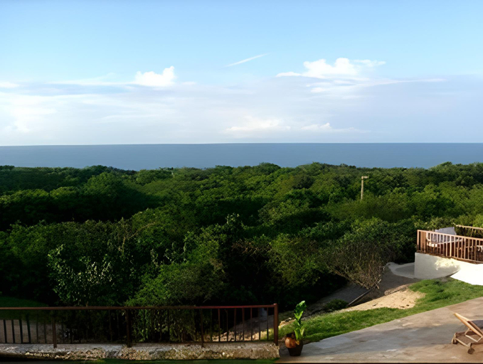 Exterior & Views 30