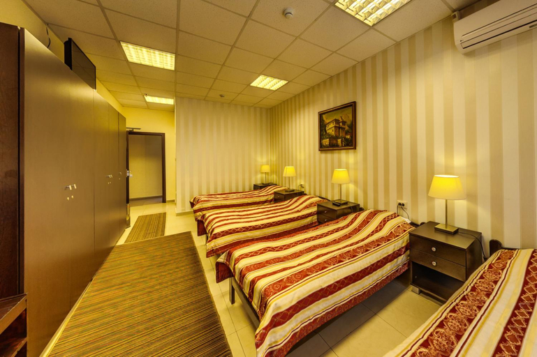 Bedroom 2, Hotel Cheap, Stolichna