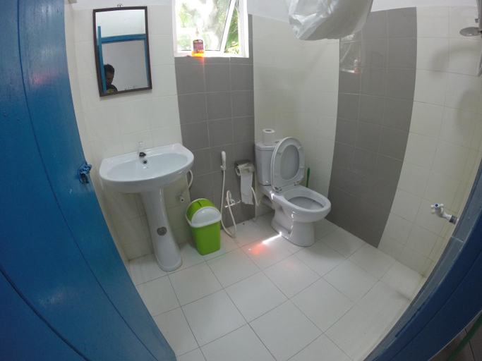 Bathroom 2, Kandy Backpakers Hostel, K.F.G. & G. Korale