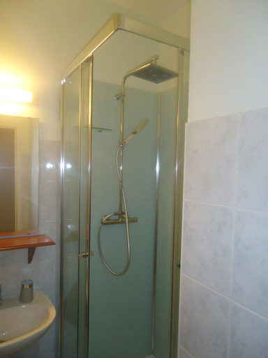 Bathroom, Logis Hotel Du Champ De Foire, Dordogne