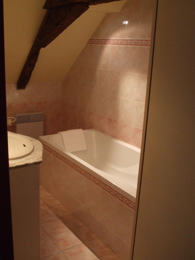 Bathroom 2, Le Moulin d'Hys, Mayenne
