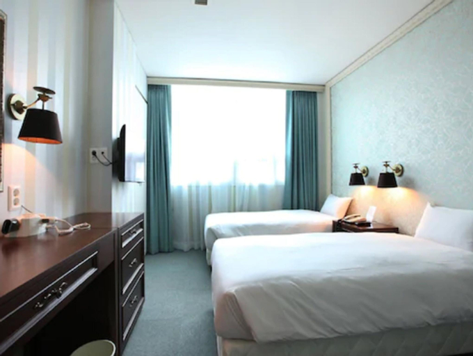 Bedroom 24