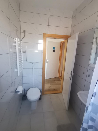 Bathroom, V&U Sobe, Niš