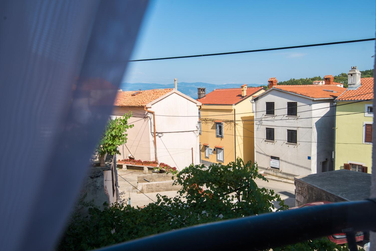 Others 5, SOBE "GALEB", Vrbnik