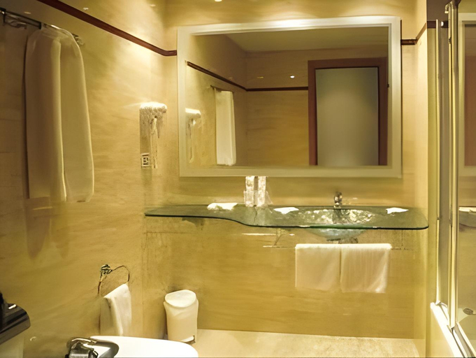 Bathroom 5, Blaucel, Girona