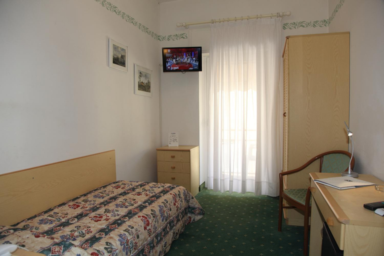 Bedroom 3, Hotel Villa Rosa, Gorizia
