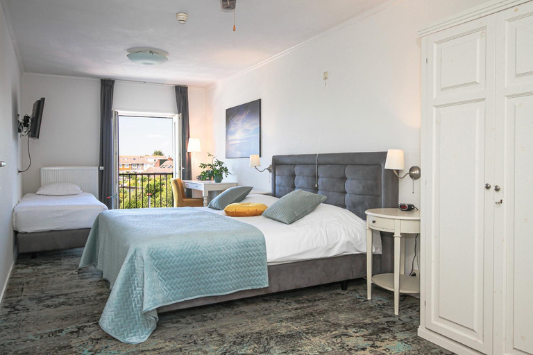 Bedroom 3, Hotel Restaurant Goerres, Boarnsterhim
