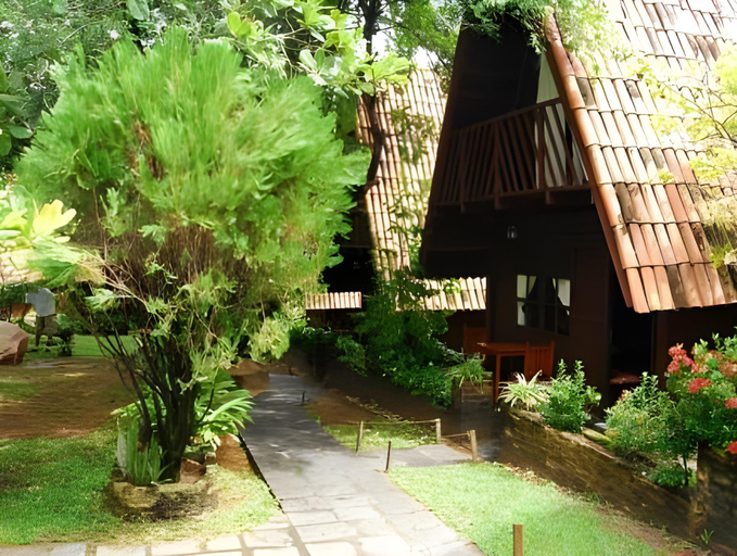 Exterior & Views 14