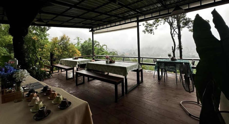 Food & Drinks 5, Camp Mai Mee Chue, Mae Rim