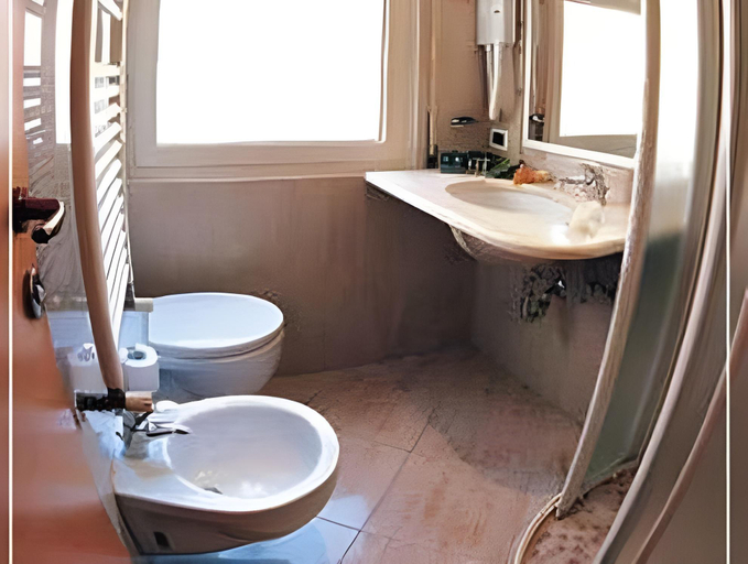 Bathroom 4, Hotel Principe, Rimini