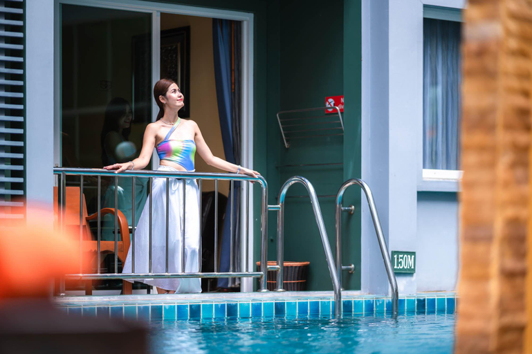 Swimming Pool 4