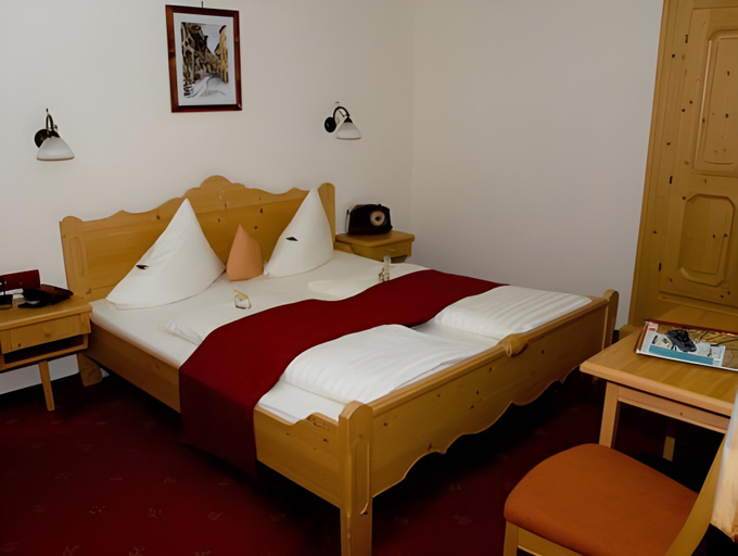 Bedroom 4, Boutique Hotel Traumerei #8 by Auracher Lochl, Kufstein