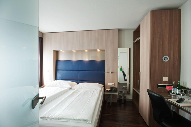Bedroom 15