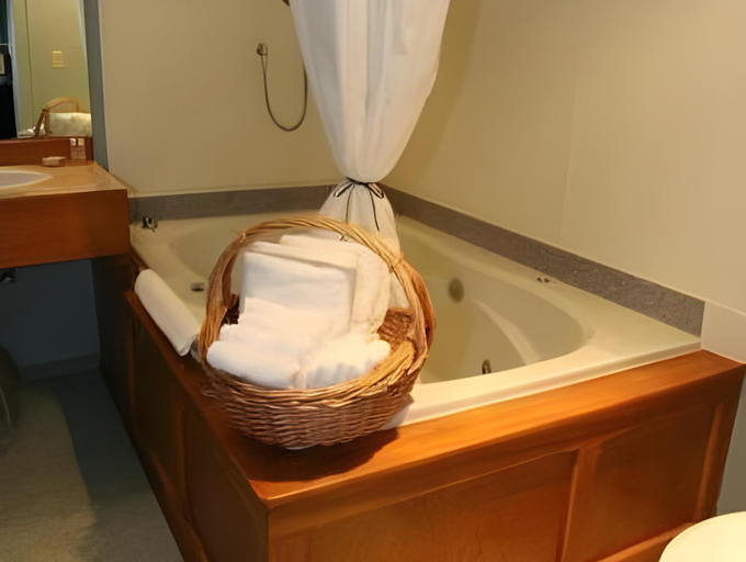 Bathroom 3, Kalispell Grand Hotel, Flathead