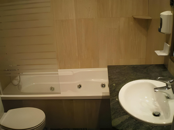 Bathroom 3, Hostal Los Escudos, Ciudad Real