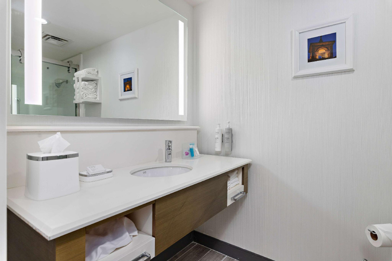 Bathroom 11