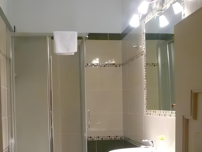 Bathroom 3, Relais Accademia, Florence
