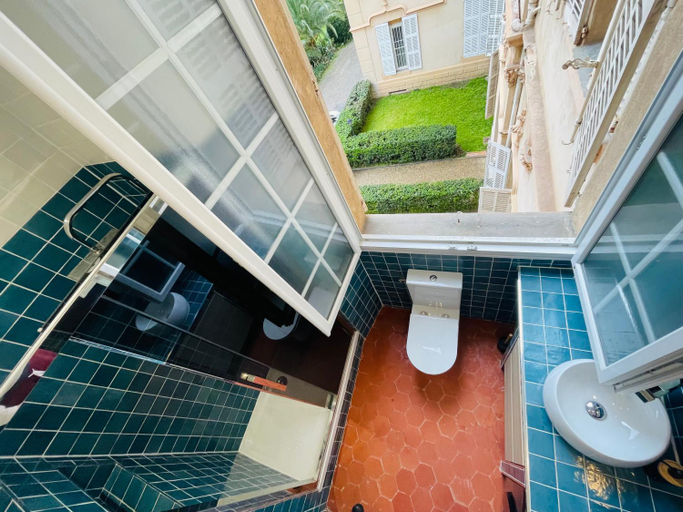 Sport & Beauty, Le Zeus - Cannes Villa St Henri seafront unique 2bedrooms, Alpes-Maritimes