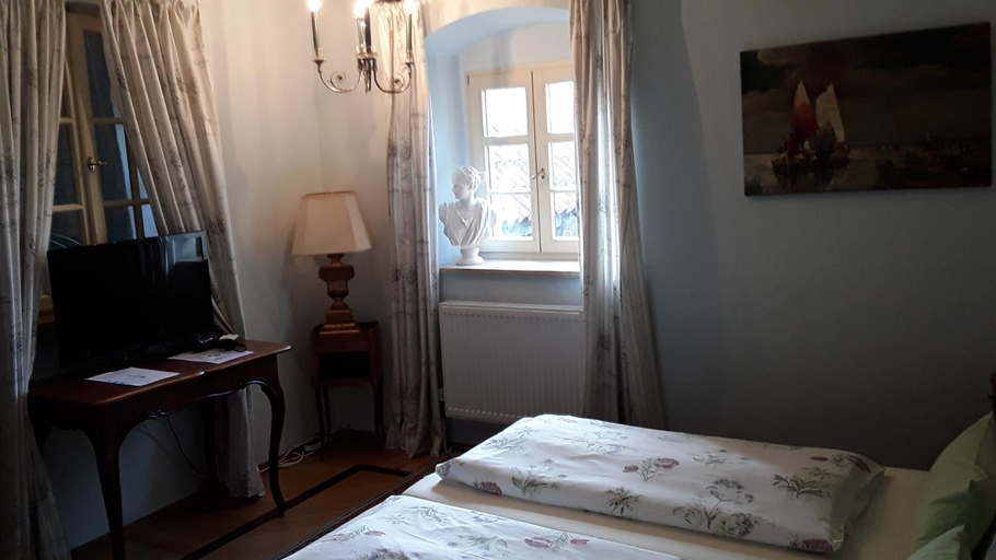 Bedroom 2, Hotel-Restaurant Bergmuhle, Kulmbach