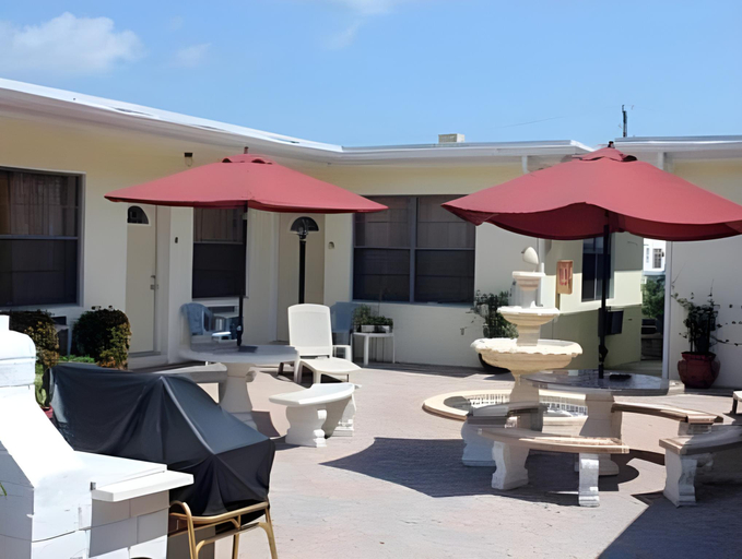 Food & Drinks 5, Silver Spray Motel - RB, Broward