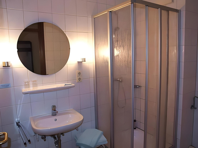 Bathroom 4, Hotel Lindenhof, Sächsische Schweiz-Osterzgebirge