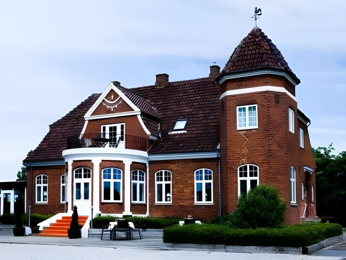 Others 4, Skjalm Hvide Hotel, Frederikssund