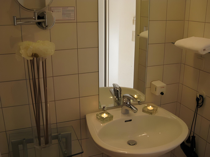 Bathroom 5, Hotel Zollhaus, Schleswig-Flensburg