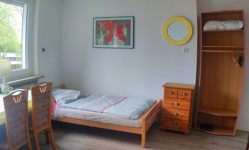 Others 3, Uni-nahe Unterkunft mit Garten, Bochum