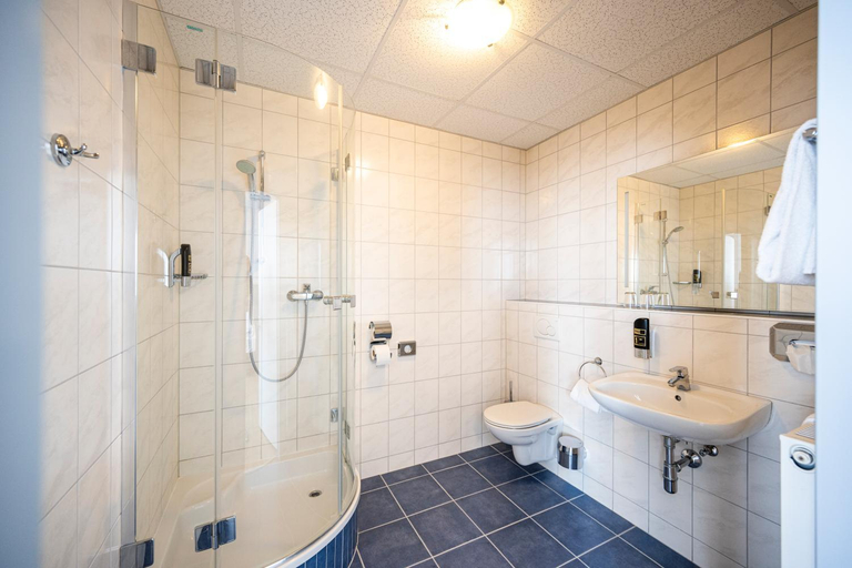 Bathroom 3, Hotel Fohnsdorf, Murtal