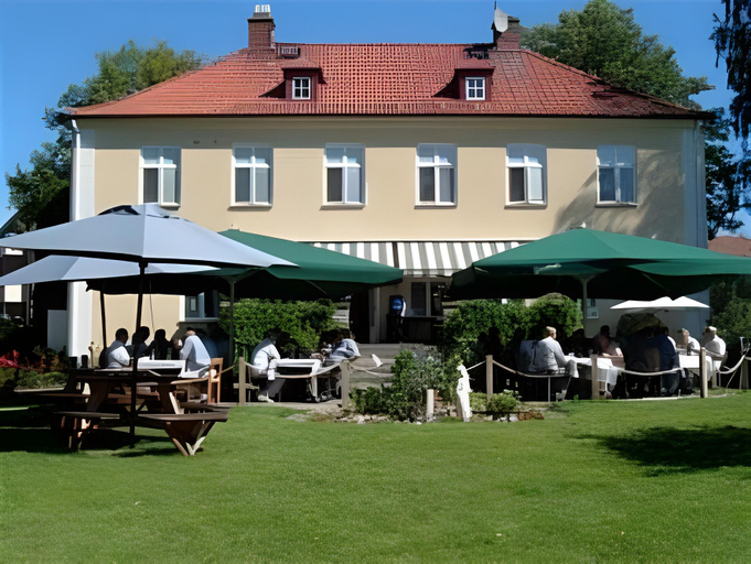 Others 4, Pensionat Prastgarden, Töreboda