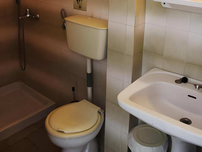 Bathroom 4, Hotel Galini, East Macedonia and Thrace