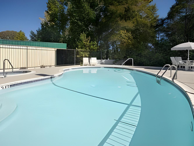 Others 3, Creekside Inn & Suites, Mendocino