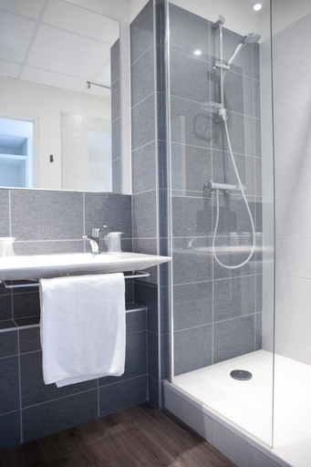 Bathroom 3, Hotel Du Village Catalan, Pyrénées-Orientales
