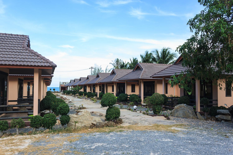 Exterior 5