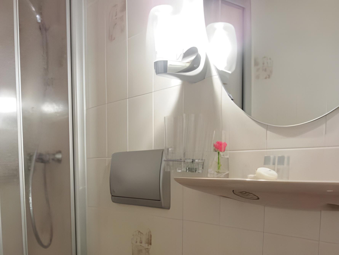 Bathroom 3, Hotel Restaurant Lamm Rosswag, Ludwigsburg