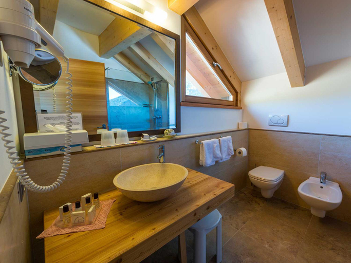 Bathroom 5, Bio Hotel Brusago Vital & Wellness, Trento